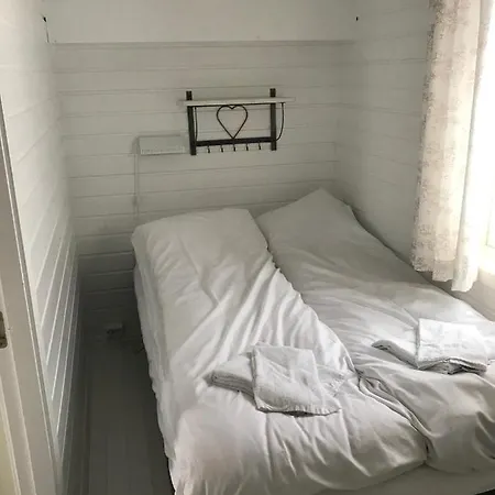 Waterfront Twin Holiday home Stamsund