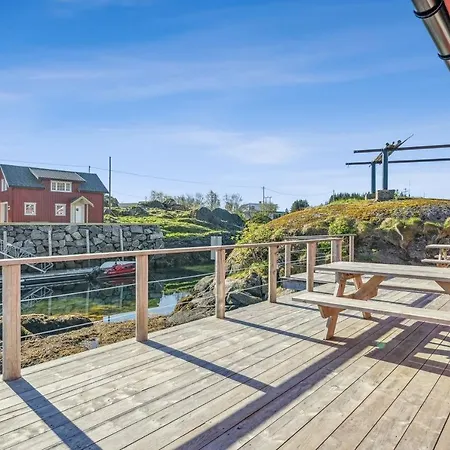 Waterfront Twin Holiday home